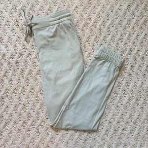 RW & CO Pants - Women’s jogger style Dress Pants